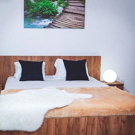 Studio Apartment In Center With Panoramic Old Town View Prizren Luaran gambar